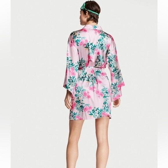 Victoria secret 4-Piece Silk Gift Set - Picture 3 of 6